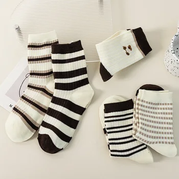 Klasické Multi Style Čierny a Biely Prúžok Žien Plochý Okraj Trubice Ponožky Všestranný Bežné Kawii Medveď Dievčenské Bavlnené Ponožky